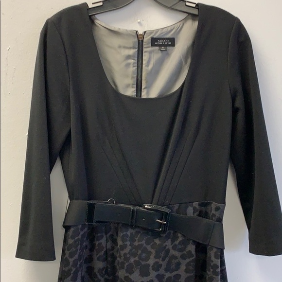 Tahari animal print dress with belt - Picture 2 of 4